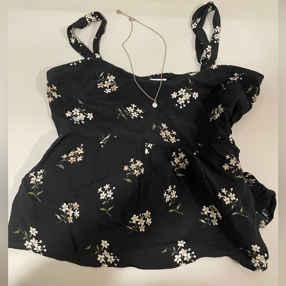 hollister top (blouse)